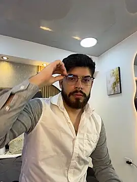 DomBoy  online show from May 12, 9:34 pm