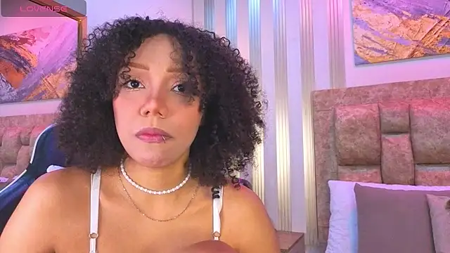 lilith pink   online show from May 13, 3:15 am