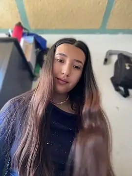 Snapshot of Alix_Rousses20 chatting on May 9, 3:39 pm Alix Rousses20 online show from May 9, 3:39 pm