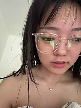 Snapshot of Peach_1314 chatting on May 4, 6:53 am Peach 1314 online show from May 4, 6:53 am