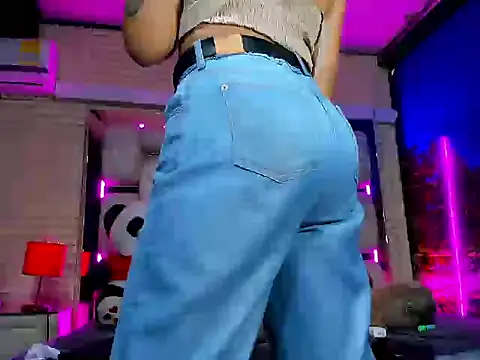 MahiaraHot online show from May 1, 1:37 pm