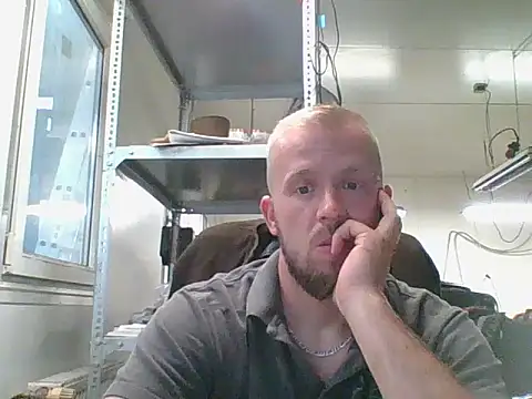 Snapshot of bardiauto chatting on July 27, 4:30 am bardiauto online show from July 27, 4:30 am