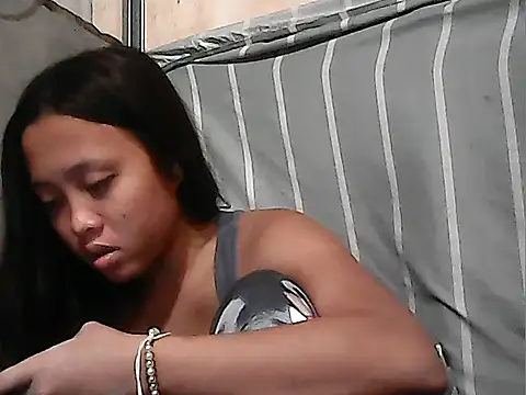 Snapshot of Yours_AsianPinayGirl18 chatting on July 13, 1:14 pm Yours AsianPinayGirl18 online show from July 13, 1:14 pm