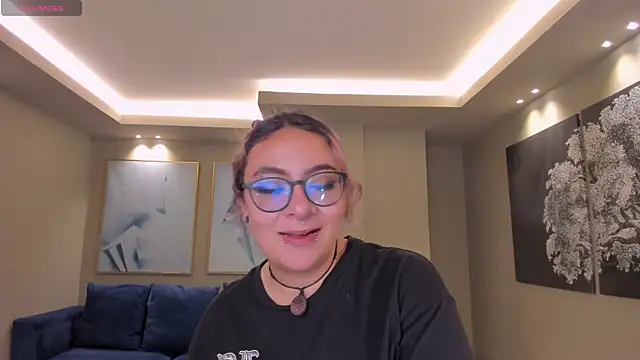 LoiseHarper online show from May 10, 11:21 pm
