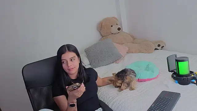 valerihouse  online show from July 12, 2:02 am