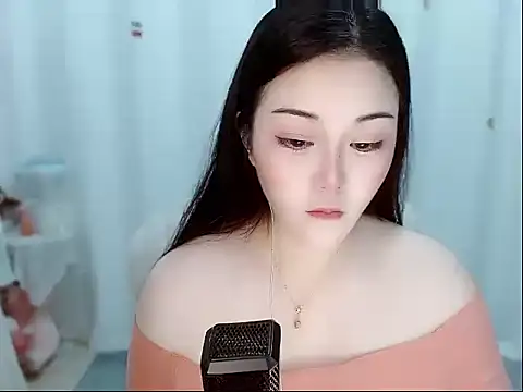 Snapshot of Amy-cnbaby chatting on May 8, 1:33 am Amy-cnbaby online show from May 8, 1:33 am