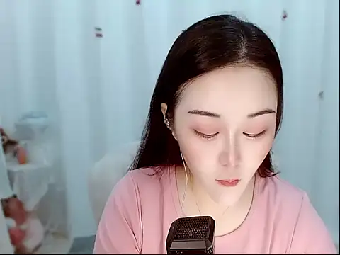 Snapshot of Amy-cnbaby chatting on May 27, 1:35 am Amy-cnbaby online show from May 27, 1:35 am