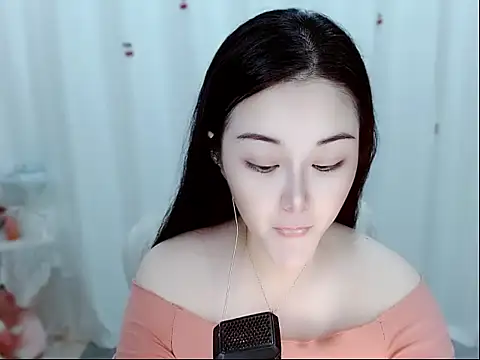 Snapshot of Amy-cnbaby chatting on May 29, 1:25 am Amy-cnbaby online show from May 29, 1:25 am