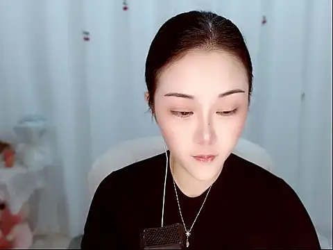 Snapshot of Amy-cnbaby chatting on June 6, 1:32 am Amy-cnbaby online show from June 6, 1:32 am