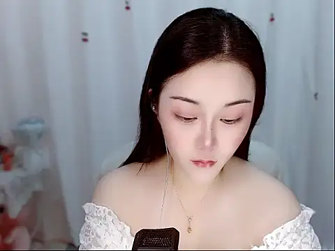 Snapshot of Amy-cnbaby chatting on June 7, 1:32 am Amy-cnbaby online show from June 7, 1:32 am