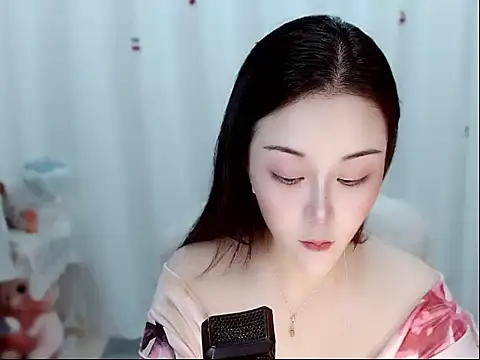 Snapshot of Amy-cnbaby chatting on June 12, 1:15 am Amy-cnbaby online show from June 12, 1:15 am