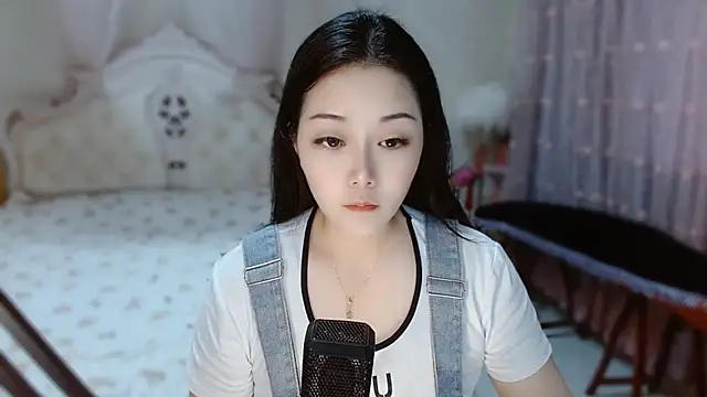 Snapshot of Amy-cnbaby chatting on July 20, 1:31 am Amy-cnbaby online show from July 20, 1:31 am