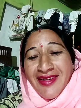 Snapshot of Haliya8 chatting on May 5, 11:24 pm Haliya8 online show from May 5, 11:24 pm