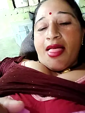 Snapshot of Haliya8 chatting on May 11, 6:52 am Haliya8 online show from May 11, 6:52 am