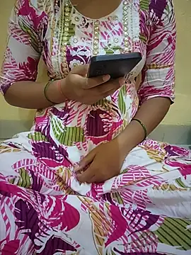 Snapshot of Seema_yadav01 chatting on May 7, 5:02 am Seema yadav01 online show from May 7, 5:02 am