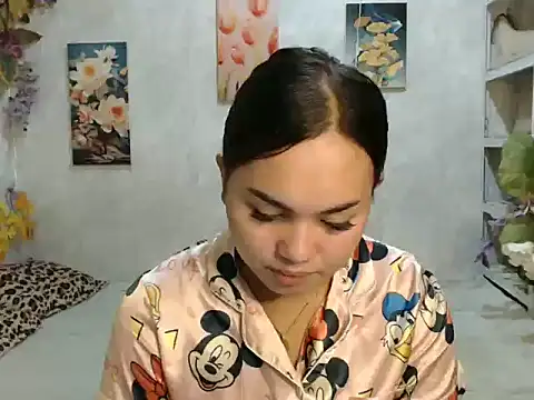 Snapshot of ur_asiankat chatting on June 26, 7:29 pm ur asiankat online show from June 26, 7:29 pm