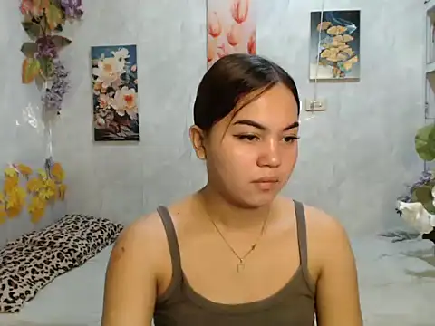Snapshot of ur_asiankat chatting on June 27, 7:41 pm ur asiankat online show from June 27, 7:41 pm