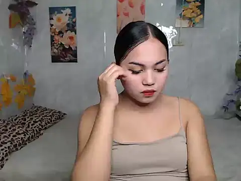 Snapshot of ur_asiankat chatting on July 20, 12:51 pm ur asiankat online show from July 20, 12:51 pm