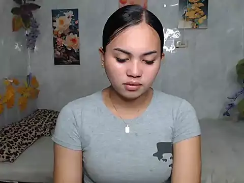 Snapshot of ur_asiankat chatting on July 23, 10:29 pm ur asiankat online show from July 23, 10:29 pm