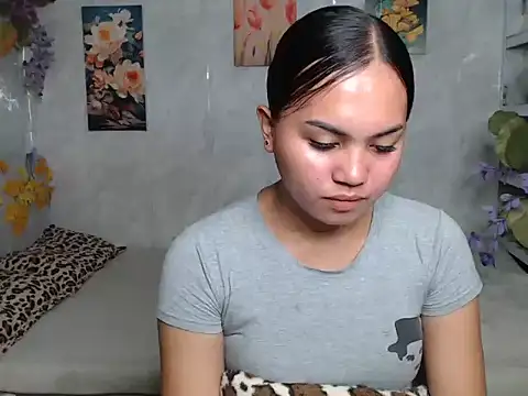 Snapshot of ur_asiankat chatting on July 30, 11:37 pm ur asiankat online show from July 30, 11:37 pm