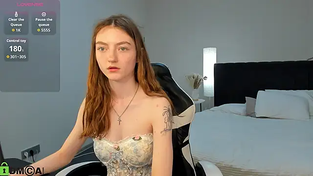 Snapshot of Valenora1 chatting on June 1, 11:12 am Valenora1 online show from June 1, 11:12 am