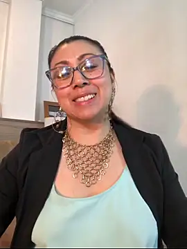 FranciscaVera online show from May 22, 7:30 pm
