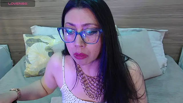 FranciscaVera online show from June 10, 8:52 pm