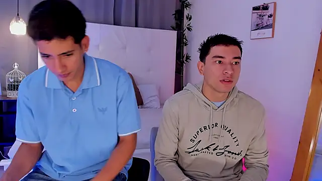 Alejo-and-Thiago online show from June 4, 12:33 pm