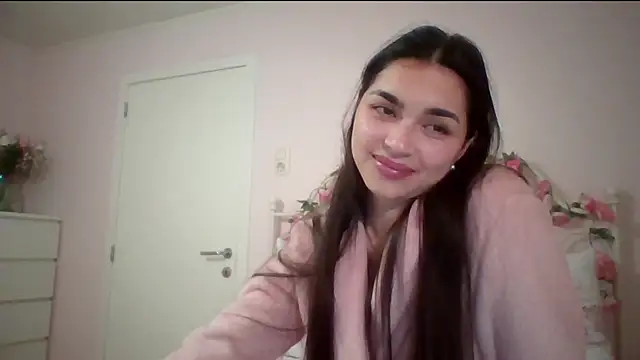 yourbella37 online show from May 15, 7:43 pm