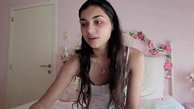 yourbella37 online show from June 26, 4:22 pm