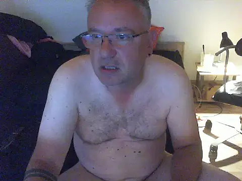 GeorgeCarlo online show from June 4, 10:05 pm
