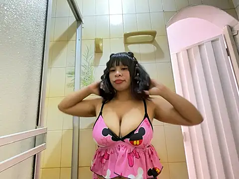 Snapshot of luna_silk_ chatting on May 23, 6:56 pm luna silk online show from May 23, 6:56 pm