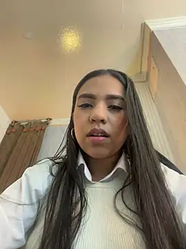 Snapshot of Dulcerouss__ chatting on May 20, 11:27 am Dulcerouss online show from May 20, 11:27 am