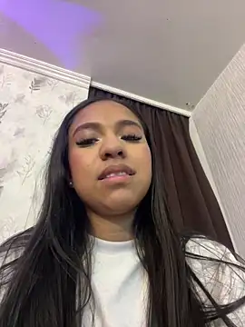Snapshot of Dulcerouss__ chatting on May 29, 4:16 pm Dulcerouss online show from May 29, 4:16 pm