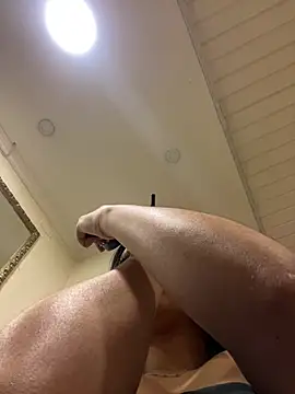 Snapshot of Dulcerouss__ chatting on July 23, 11:19 am Dulcerouss online show from July 23, 11:19 am