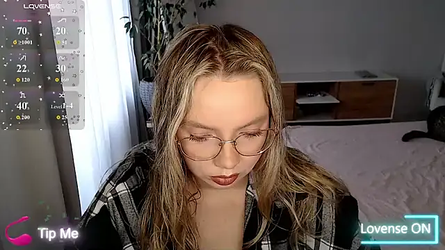 Snapshot of PolinaXXXXXJones chatting on June 25, 1:48 pm PolinaXXXXXJones online show from June 25, 1:48 pm