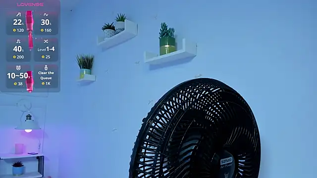 Snapshot of Sharon_Adamss chatting on August 3, 7:28 pm Sharon Adamss online show from August 3, 7:28 pm
