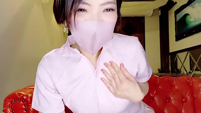Snapshot of Naomi_00122 chatting on June 7, 2:10 pm Naomi 00122 online show from June 7, 2:10 pm