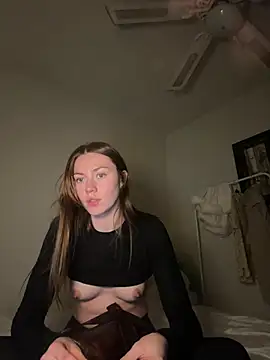daisycollins online show from June 16, 11:57 am