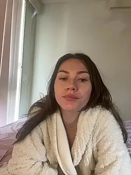 daisycollins online show from July 1, 1:18 am