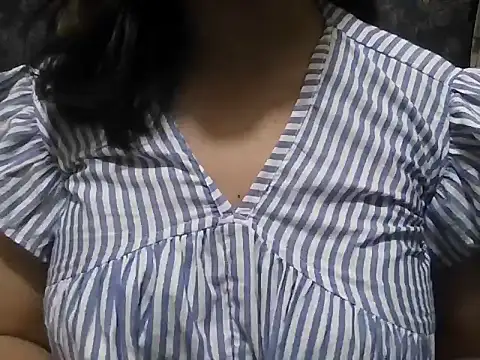 Snapshot of saniya_9 chatting on May 17, 10:17 pm saniya 9 online show from May 17, 10:17 pm
