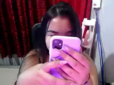 Snapshot of hotchickgirl chatting on June 29, 8:09 am hotchickgirl online show from June 29, 8:09 am