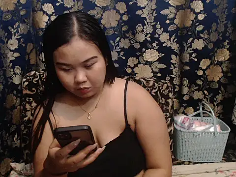 Snapshot of hotchickgirl chatting on July 13, 12:30 pm hotchickgirl online show from July 13, 12:30 pm