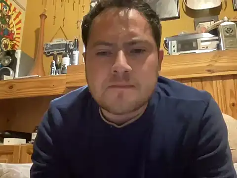 Snapshot of alecsgzz chatting on May 3, 11:55 pm alecsgzz online show from May 3, 11:55 pm