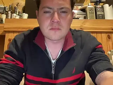 Snapshot of alecsgzz chatting on May 10, 1:11 am alecsgzz online show from May 10, 1:11 am