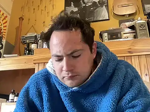 Snapshot of alecsgzz chatting on May 12, 5:21 pm alecsgzz online show from May 12, 5:21 pm