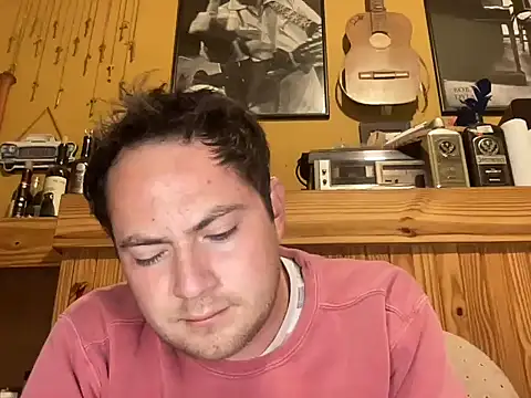 Snapshot of alecsgzz chatting on May 16, 2:30 am alecsgzz online show from May 16, 2:30 am