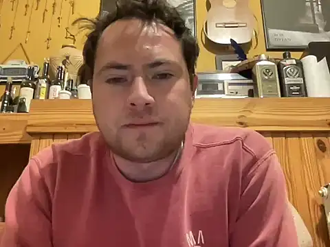 Snapshot of alecsgzz chatting on May 21, 12:28 am alecsgzz online show from May 21, 12:28 am