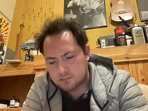 Snapshot of alecsgzz chatting on May 23, 7:02 am alecsgzz online show from May 23, 7:02 am