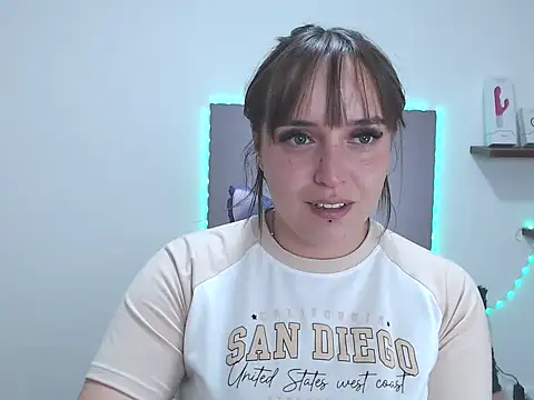 Snapshot of anyela_bubble18 chatting on May 6, 12:19 am anyela bubble18 online show from May 6, 12:19 am